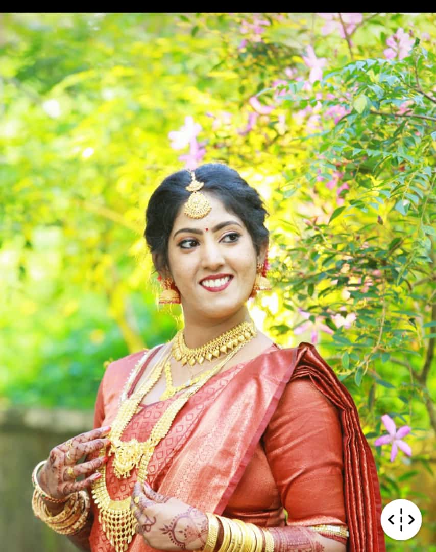 LUSH BEAUTY CARE AND MAKEUP STUDIO KOTTAYAM